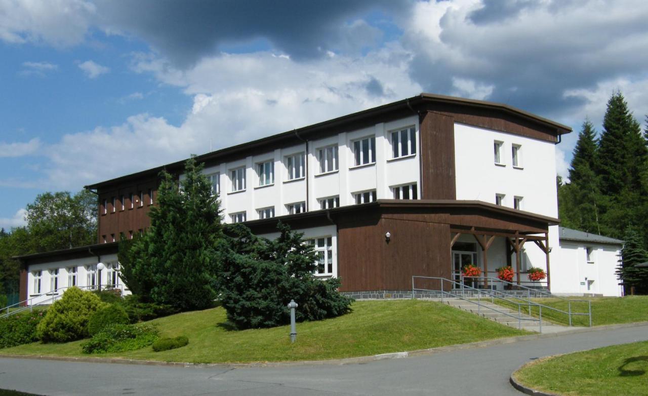 Sportpark Rabenberg Hotel Breitenbrunn  Exterior photo